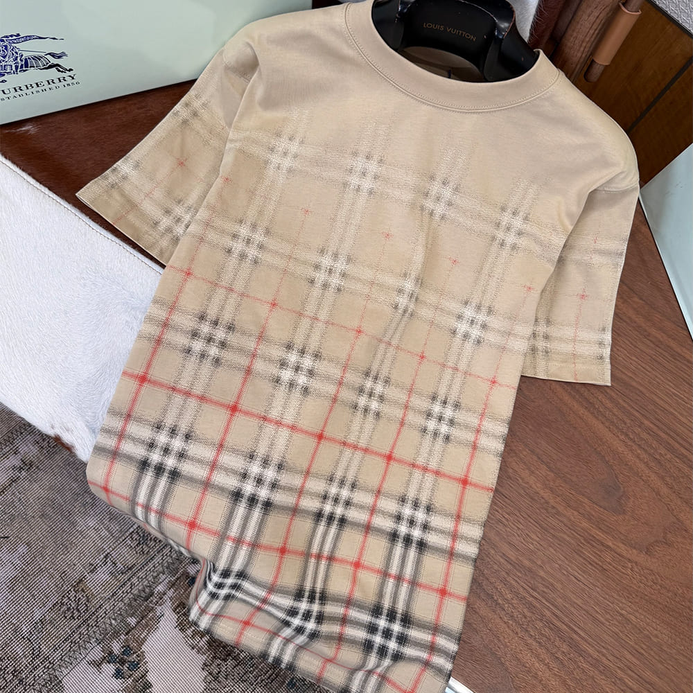 Bv*b*rry UNISEX SHIRT(size:XS|S|M|L)