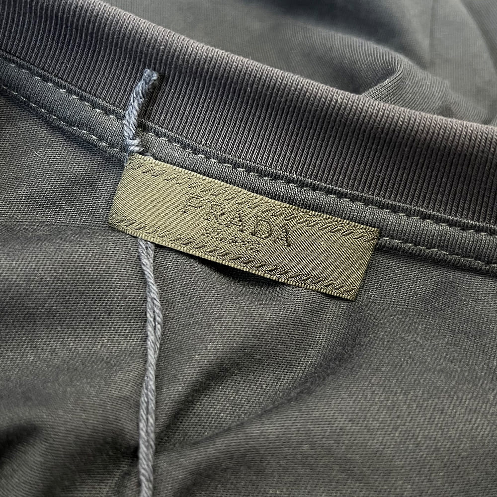 Pra*a UNISEX SHIRT(size:XS|S|M|L)