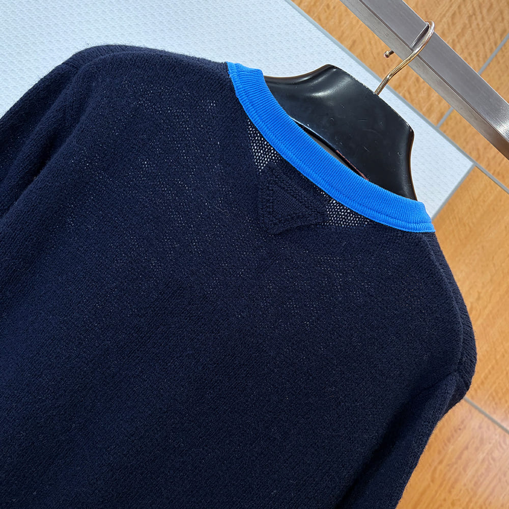 Pra*a UNISEX SHIRT(size:S|M|L|XL)