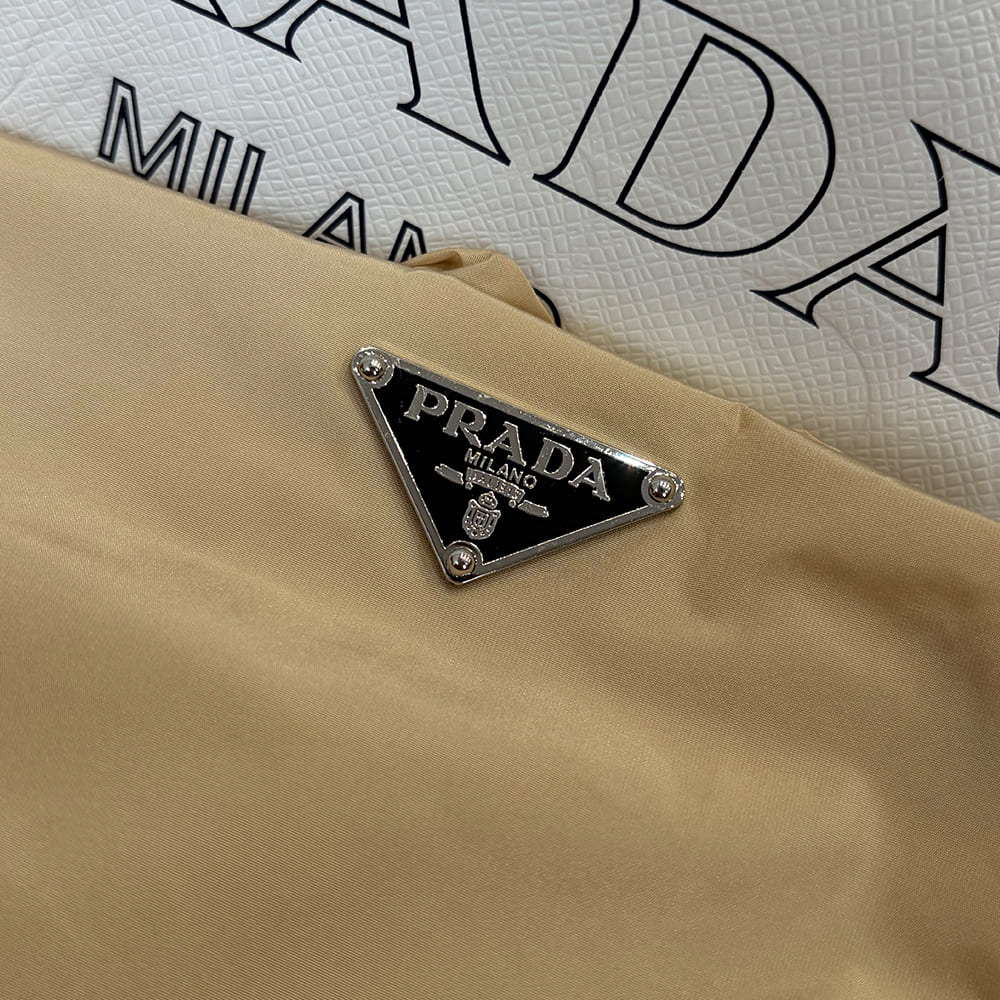 Pra*a UNISEX SHIRT(size:S|M|L|XL)