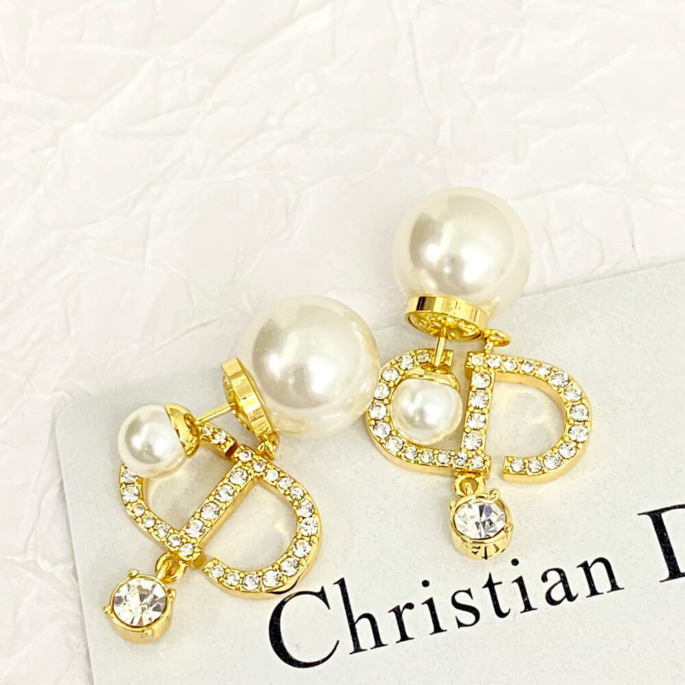 D10r PEARL EARRINGS