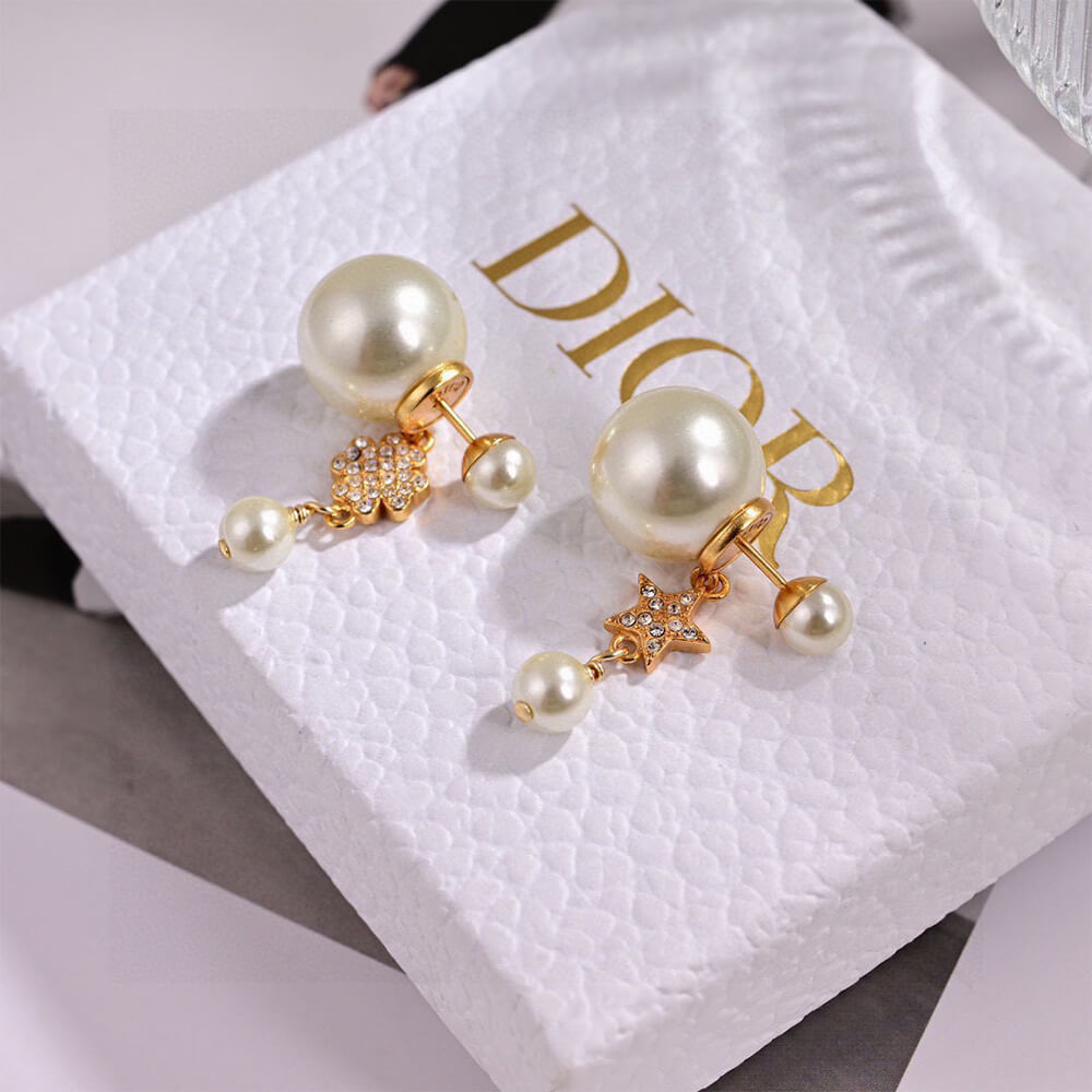 D10r PEARL EARRINGS