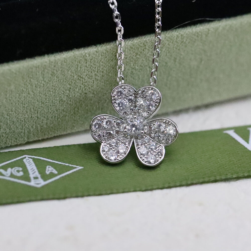 V*n Cl**f & Arpels Necklace