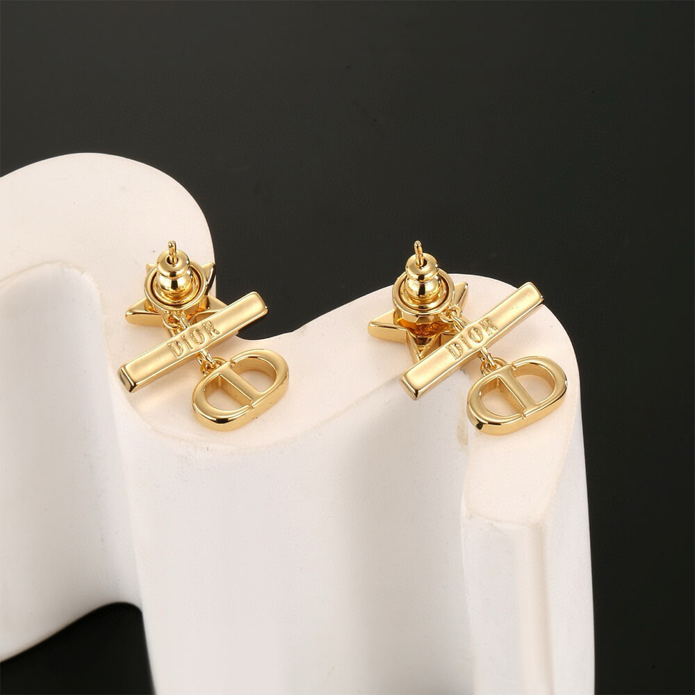 D10r EARRINGS