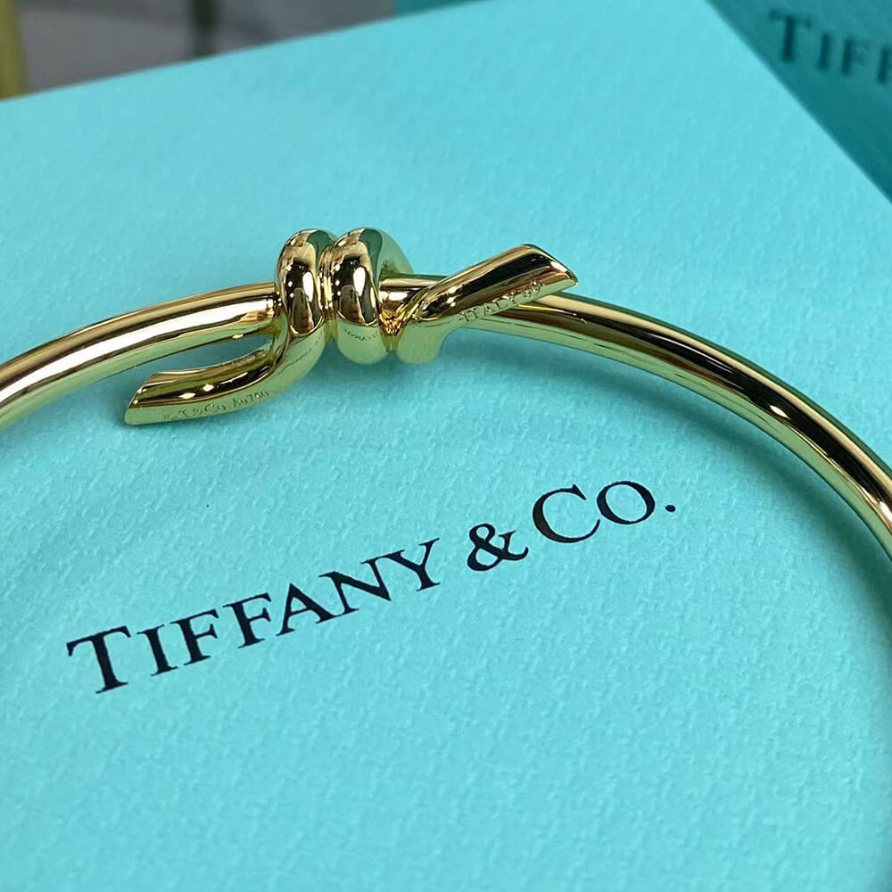 T*f*ny Knot Wire Bangle