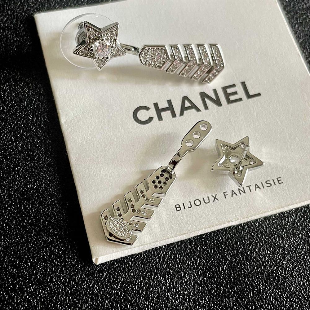 Ch**el LUNE DE Ch**el SINGLE CLIP EARRINGS