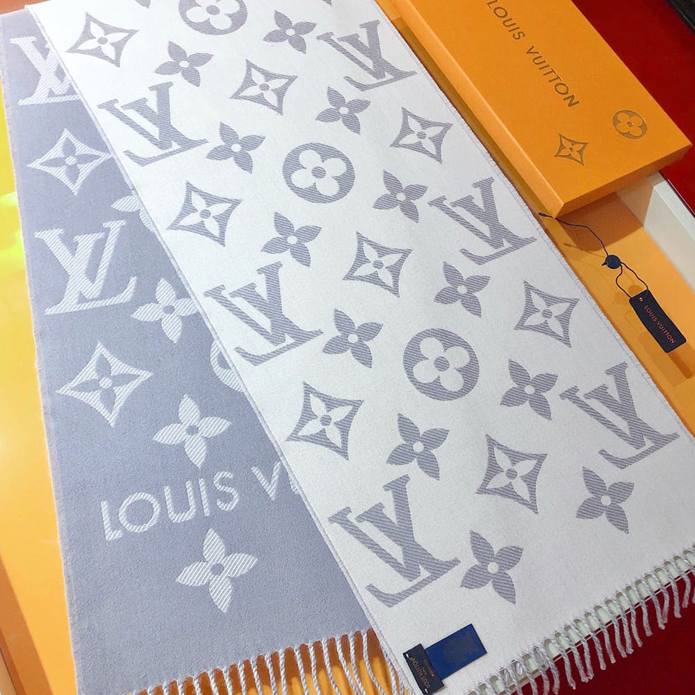 LV  ESSENTIAL Scarf