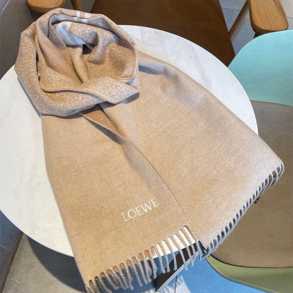 L0ew* Scarf