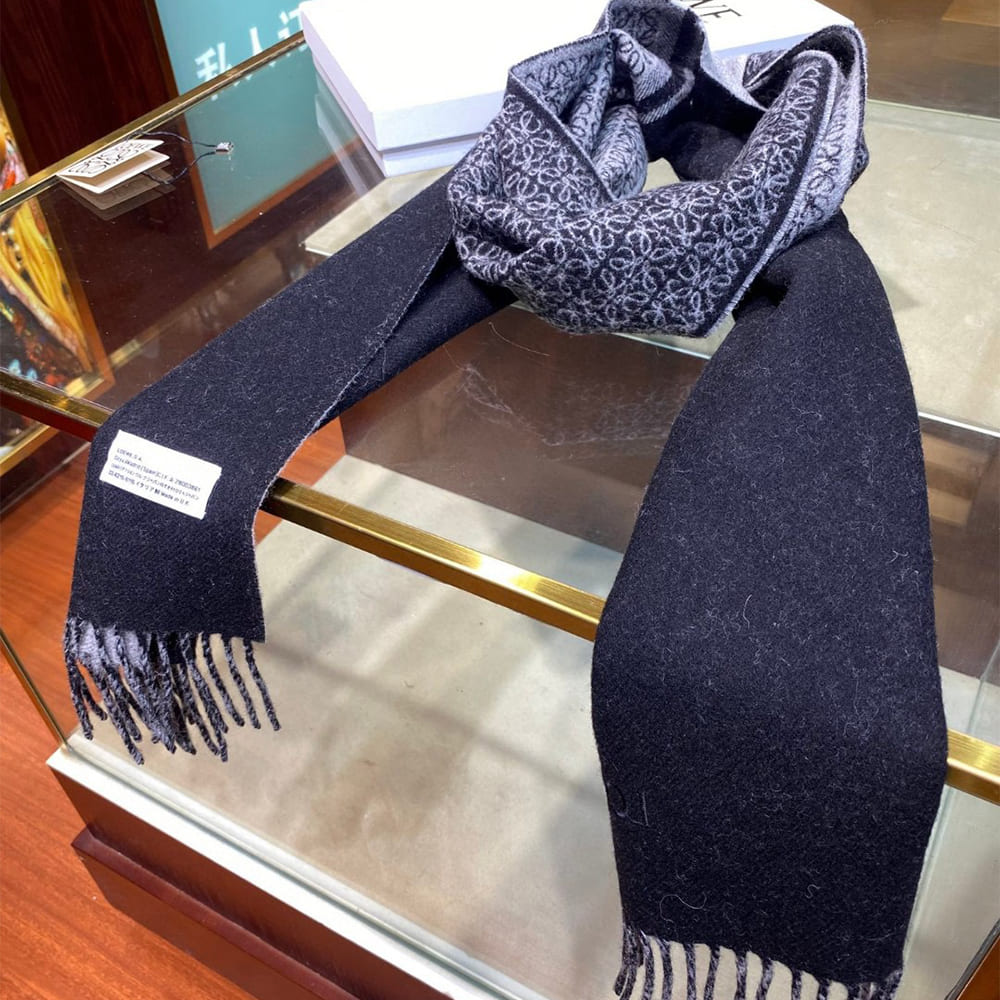 L0ew* Scarf in wool and cashmere