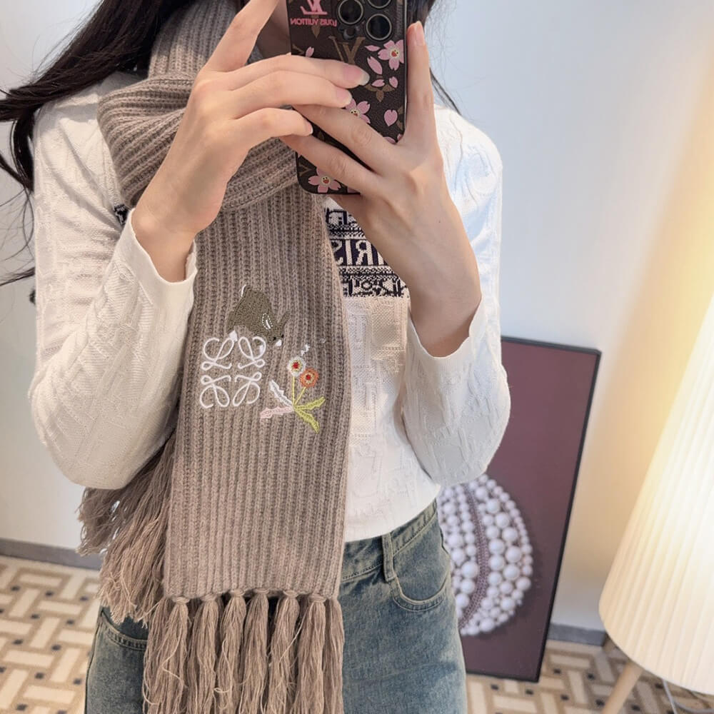 L0ew* Wool-Blend Knitted Bunny Scarf