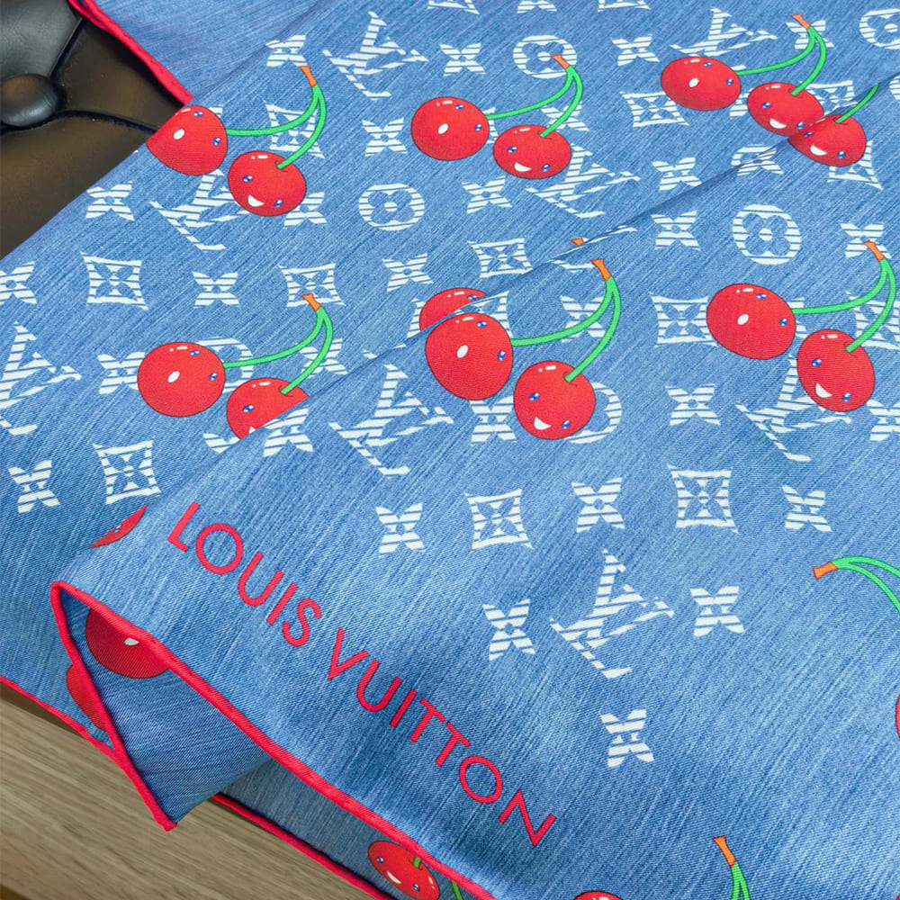 lv x tm De*1m cerise square 90