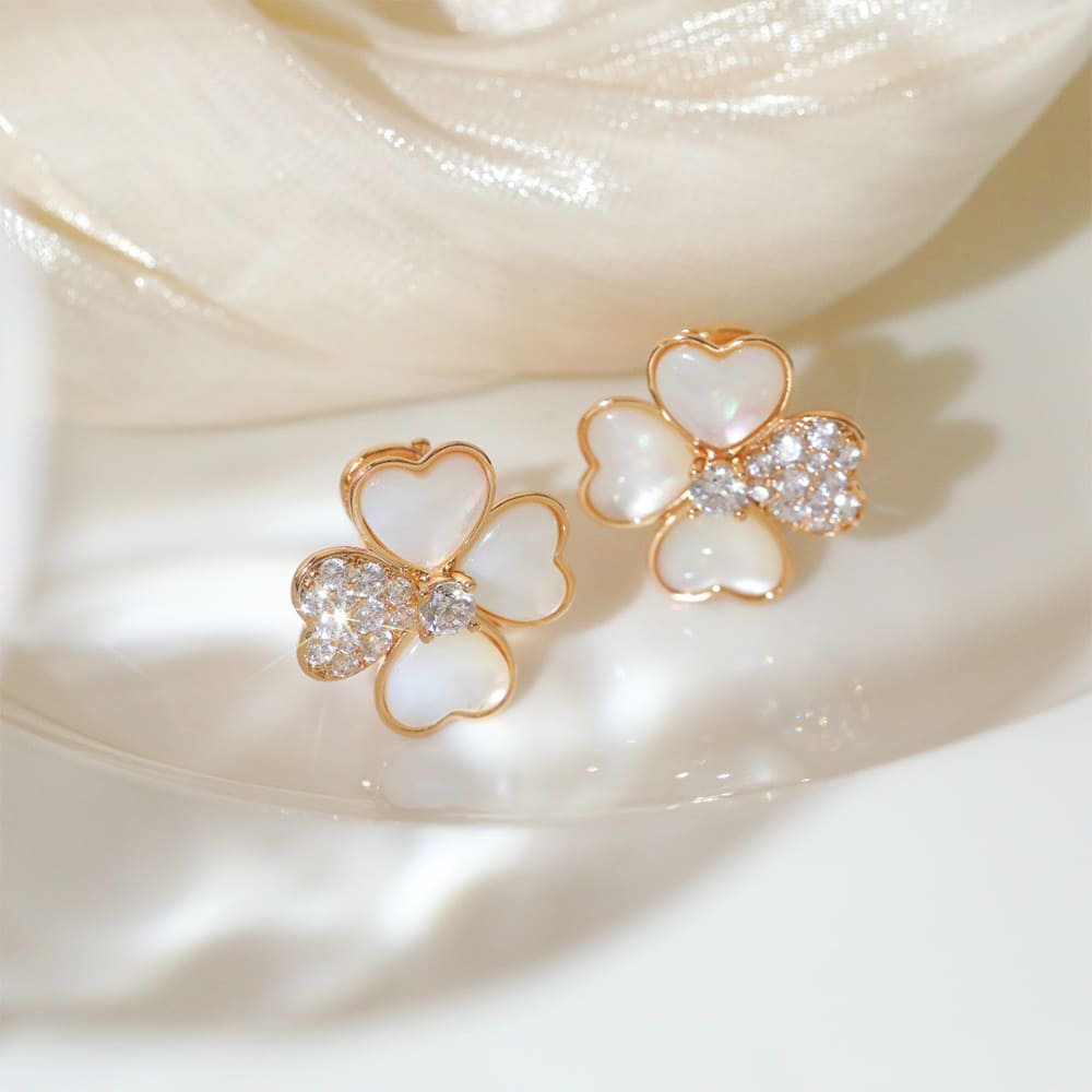 VCA Cosmos D1am0nd Mother Of Pearl Earrings