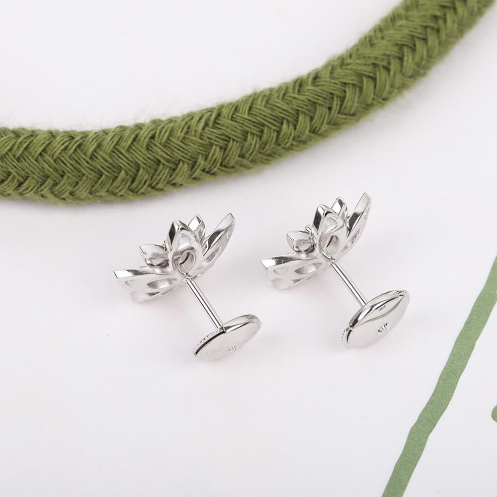 VCA Lotus openwork earrings Earrings
