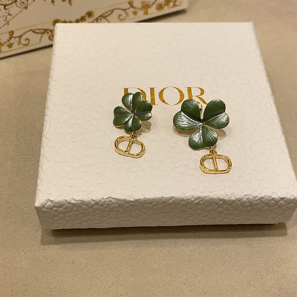 D10r clover earrings
