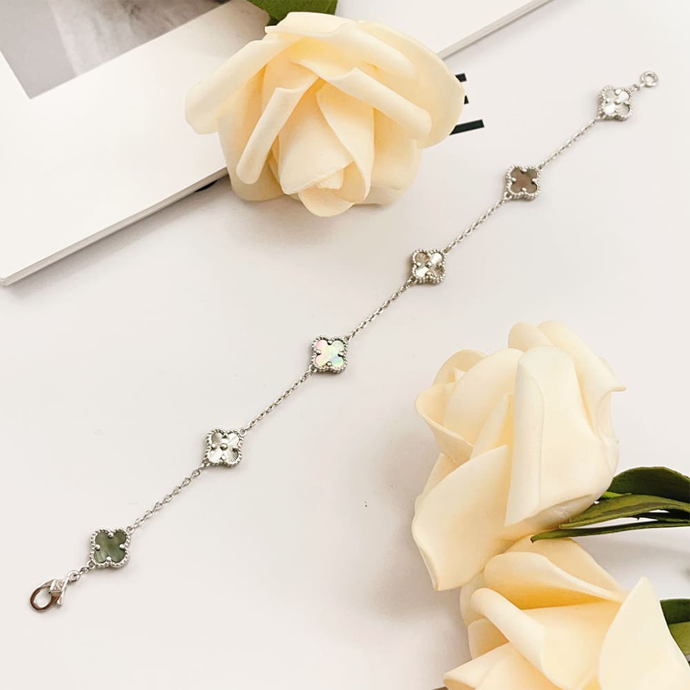 VCA Vintage Alhambra bracelet, 6 motifs