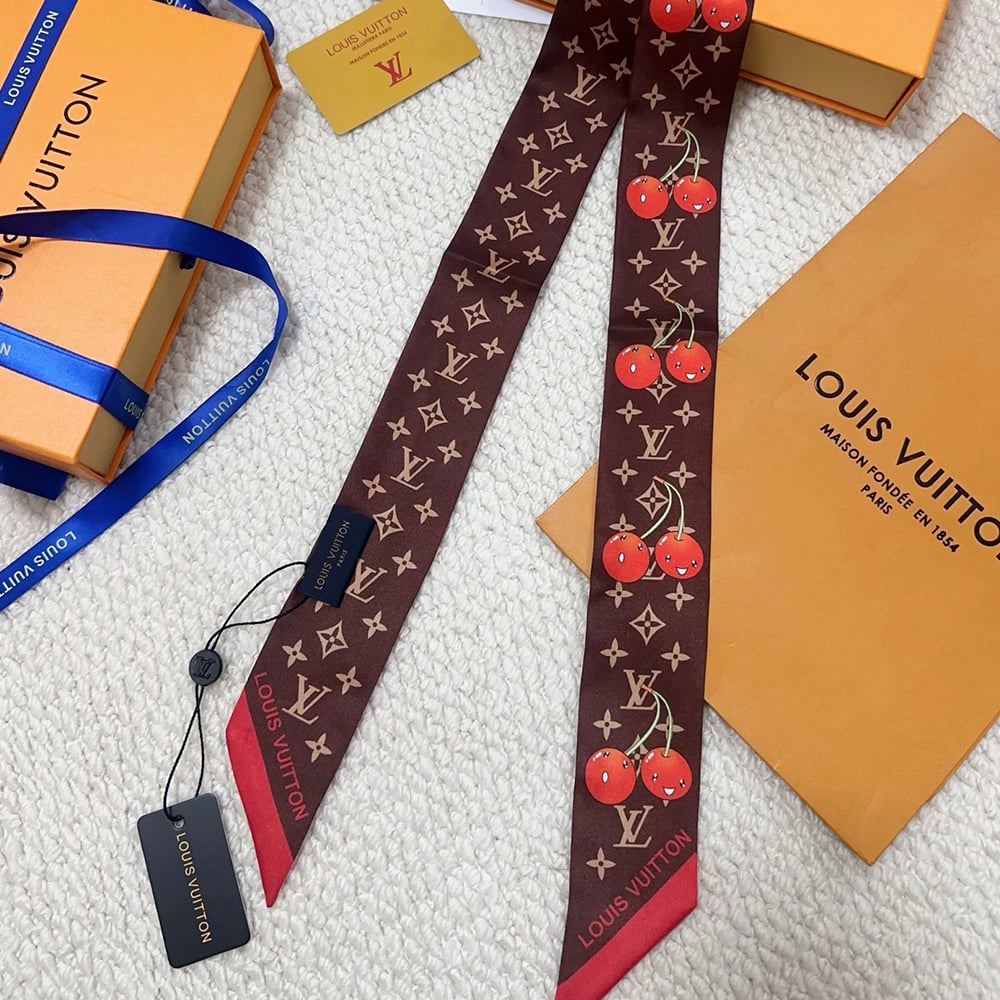 LV SCARVES