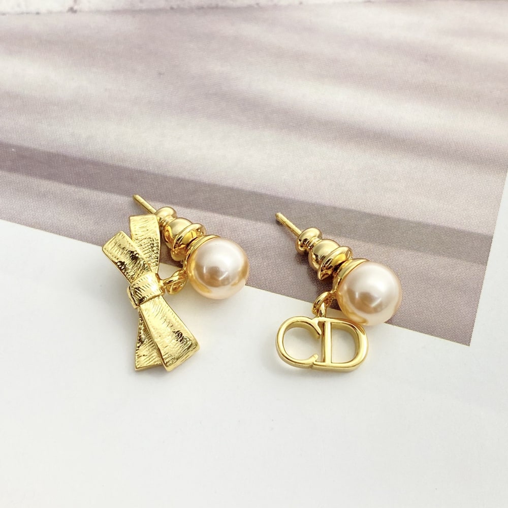 D10r CD Bow Earrings