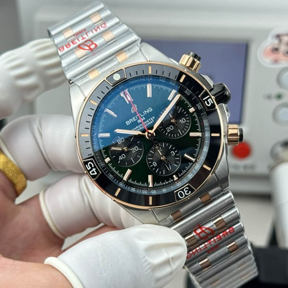 Breitling S*per Chronomat B01 44