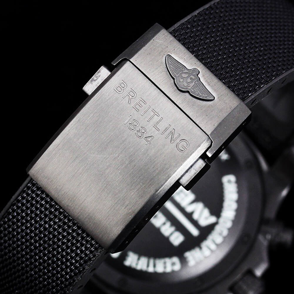 Breitling Avenger 45