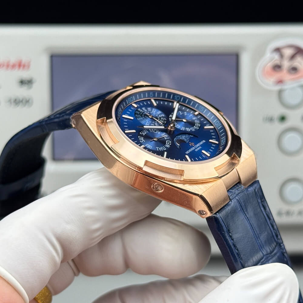 Vacheron C0nstan1n Overseas Chronograph