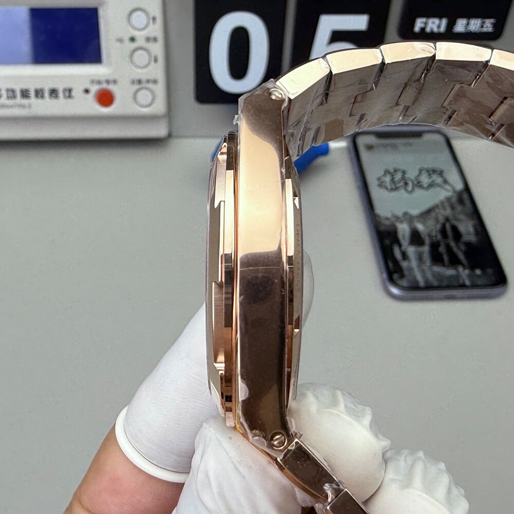 Vacheron C0nstan1n Overseas