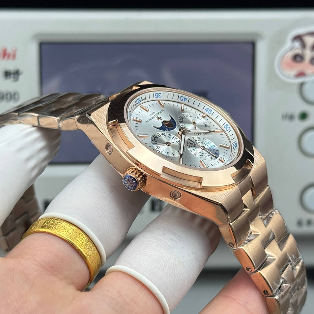 Vacheron C0nstan1n Overseas Chronograph