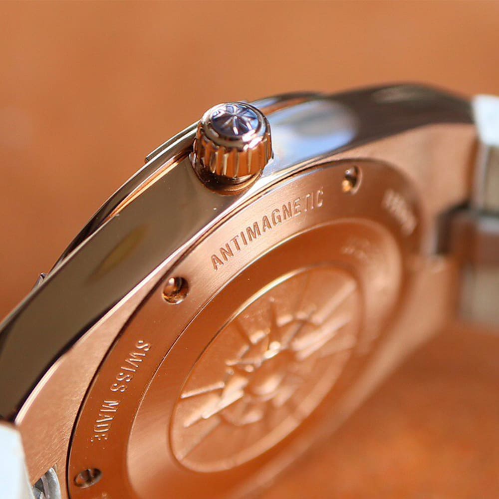 Vacheron C0nstan1n Overseas Self-winding
