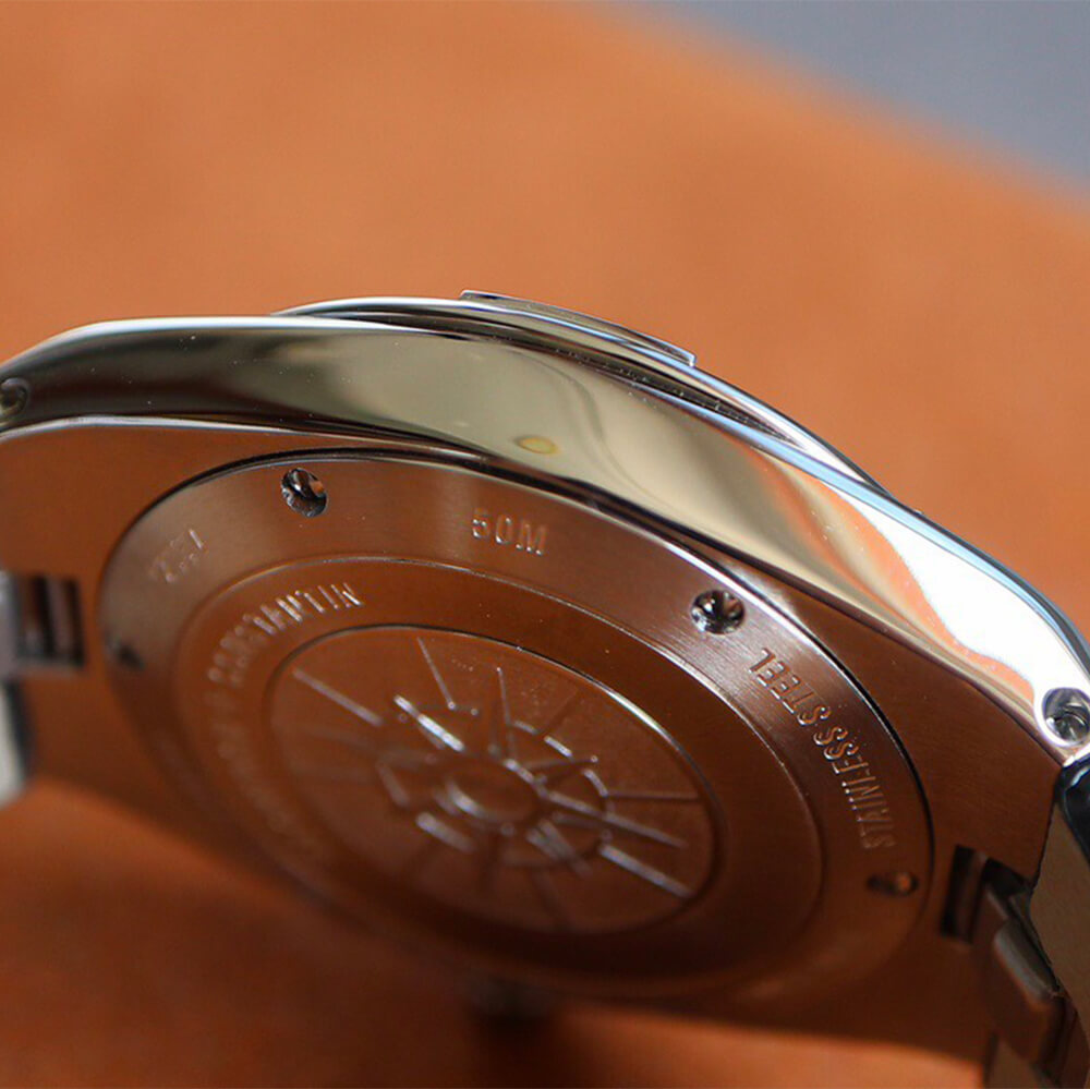Vacheron C0nstan1n Overseas Self-winding