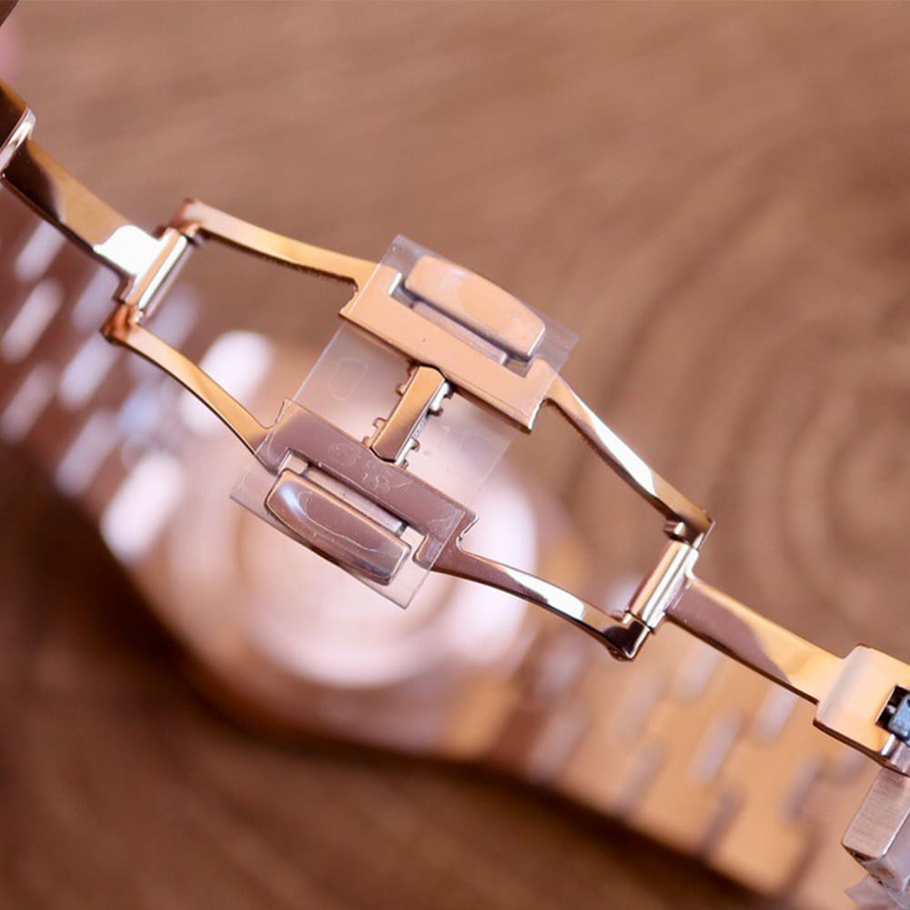 Vacheron C0nstan1n Overseas Self-winding