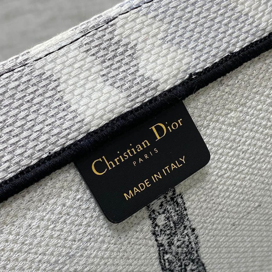 Medium D10r Book Tote