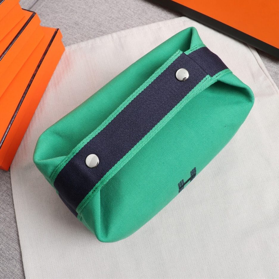 H**me5 toiletery bag