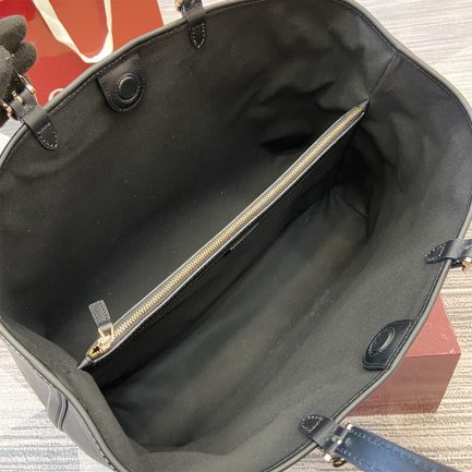 GG Emblem large tote bag